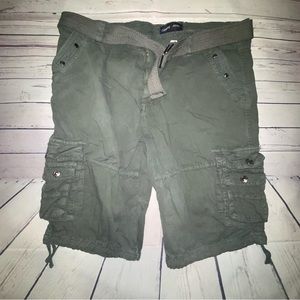 Cargo shorts olive green